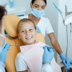 Próchnica zębów mlecznych ‒ przyczyny, zapobieganie, leczenie